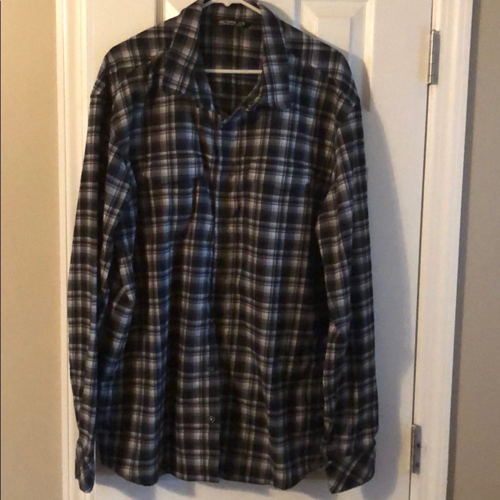 Long sleeve Arcteryx shirt